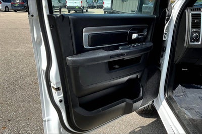 2022 RAM 1500 Classic Warlock Quad Cab 4x4 6'4' Box