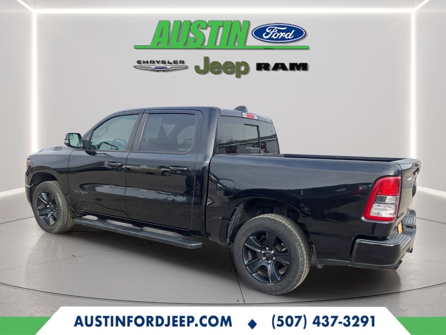 2020 RAM 1500 Big Horn Crew Cab 4x4 5'7' Box