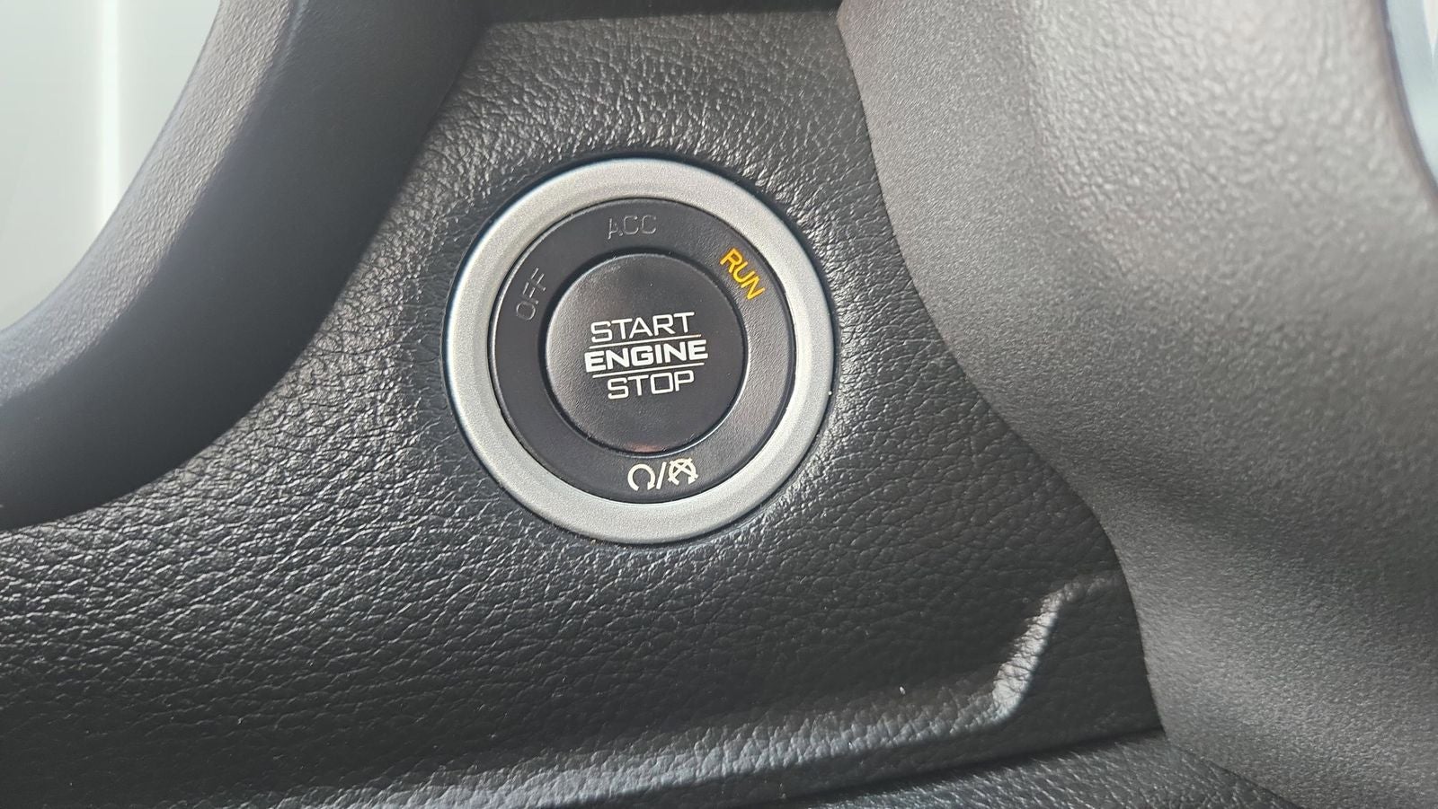 2020 RAM 1500 Big Horn Crew Cab 4x4 5'7' Box