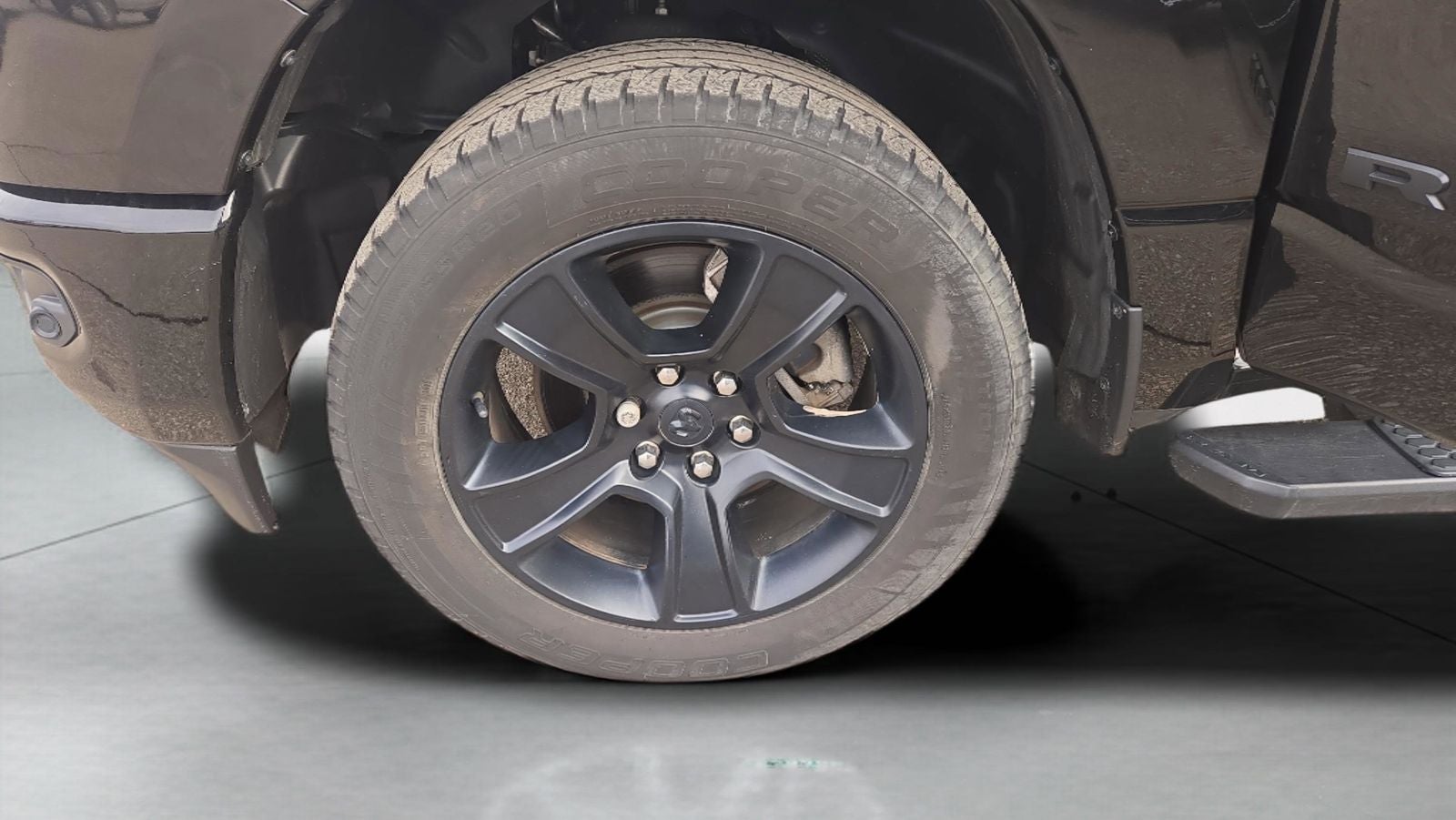 2020 RAM 1500 Big Horn Crew Cab 4x4 5'7' Box