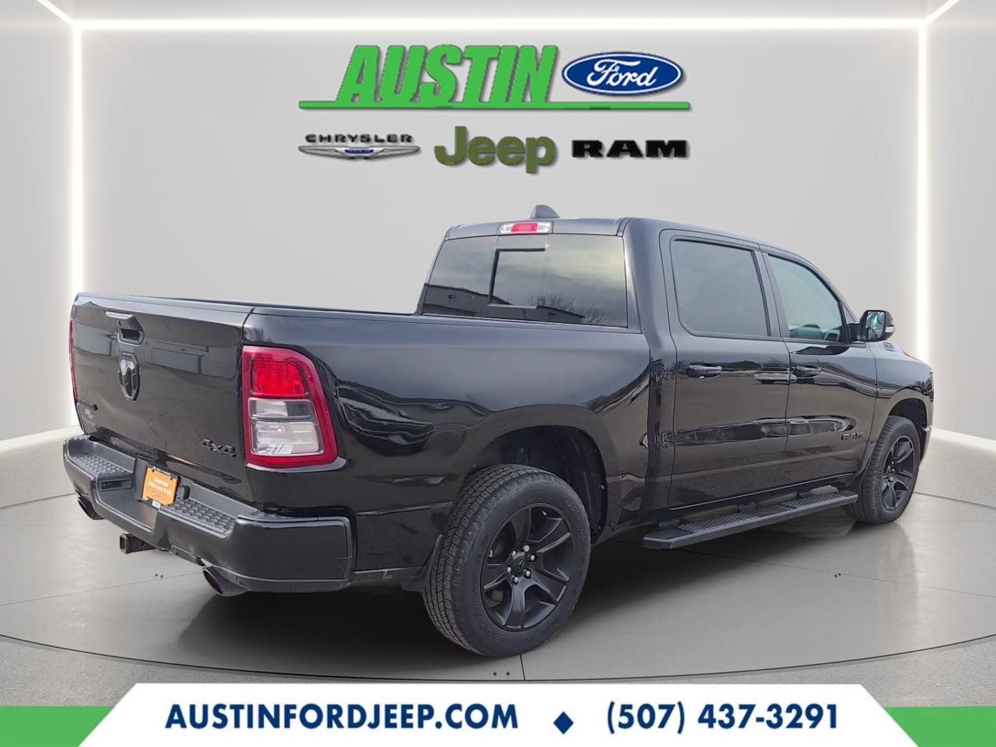 2020 RAM 1500 Big Horn Crew Cab 4x4 5'7' Box