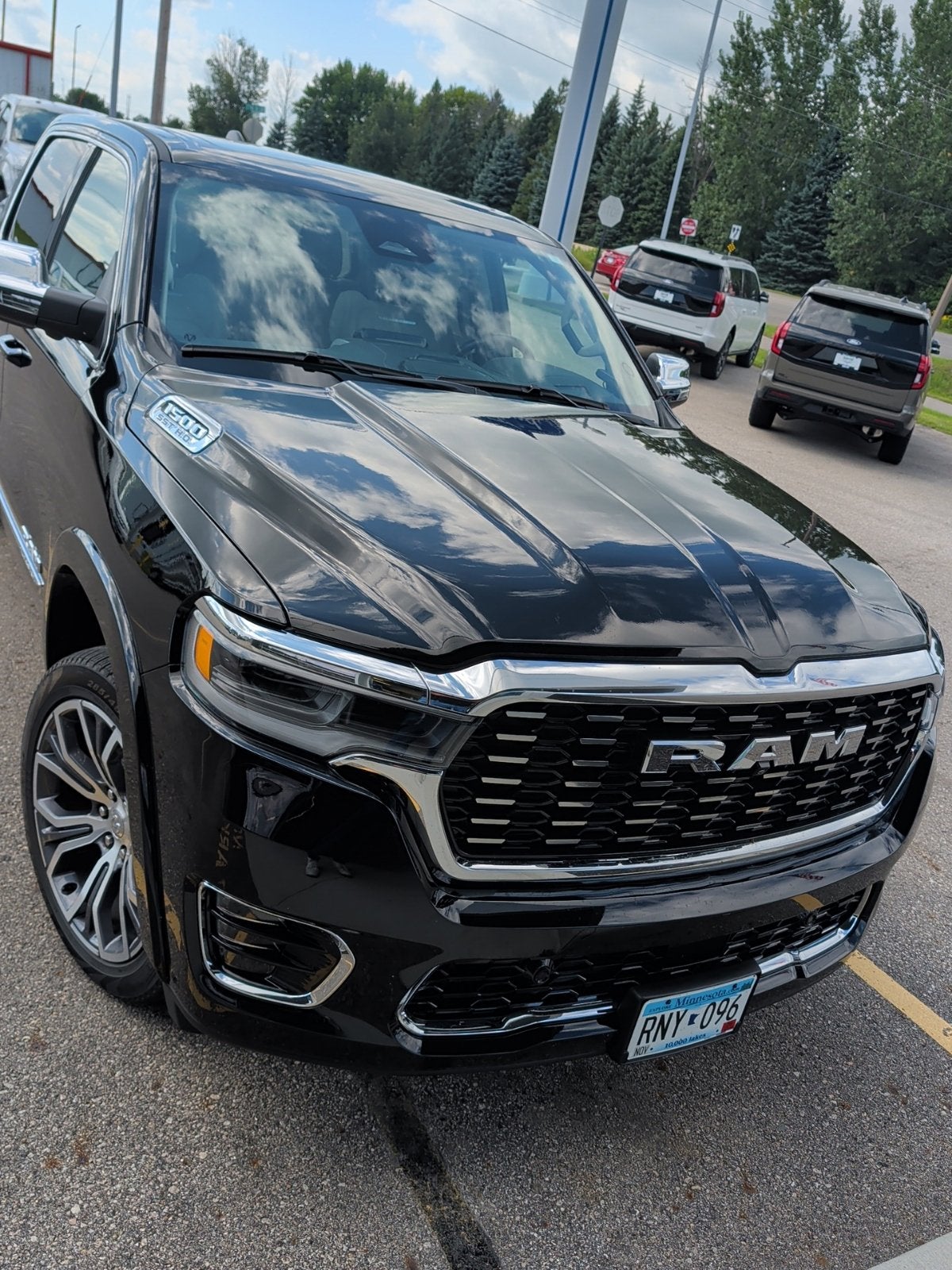 2025 RAM 1500 Tungsten Crew Cab 4x4 5'7' Box
