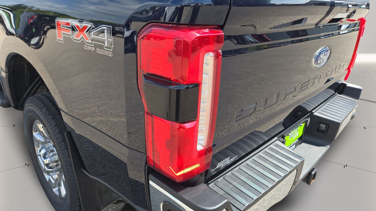 2023 Ford F-350 LARIAT