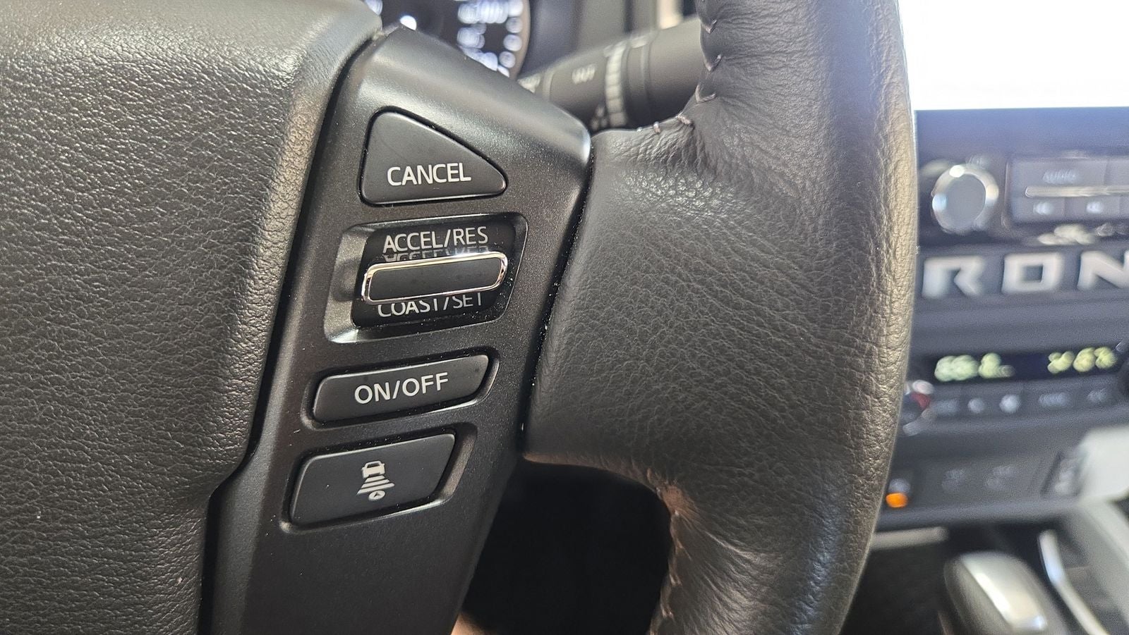 2025 Nissan Frontier Crew Cab SL 4x4