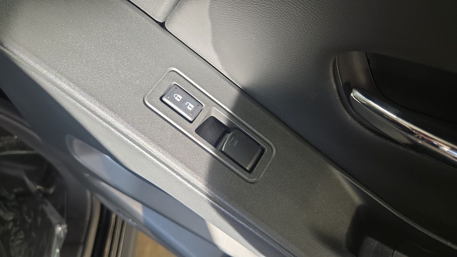 2025 Nissan Frontier Crew Cab SL 4x4