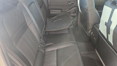 2025 Nissan Frontier Crew Cab SL 4x4