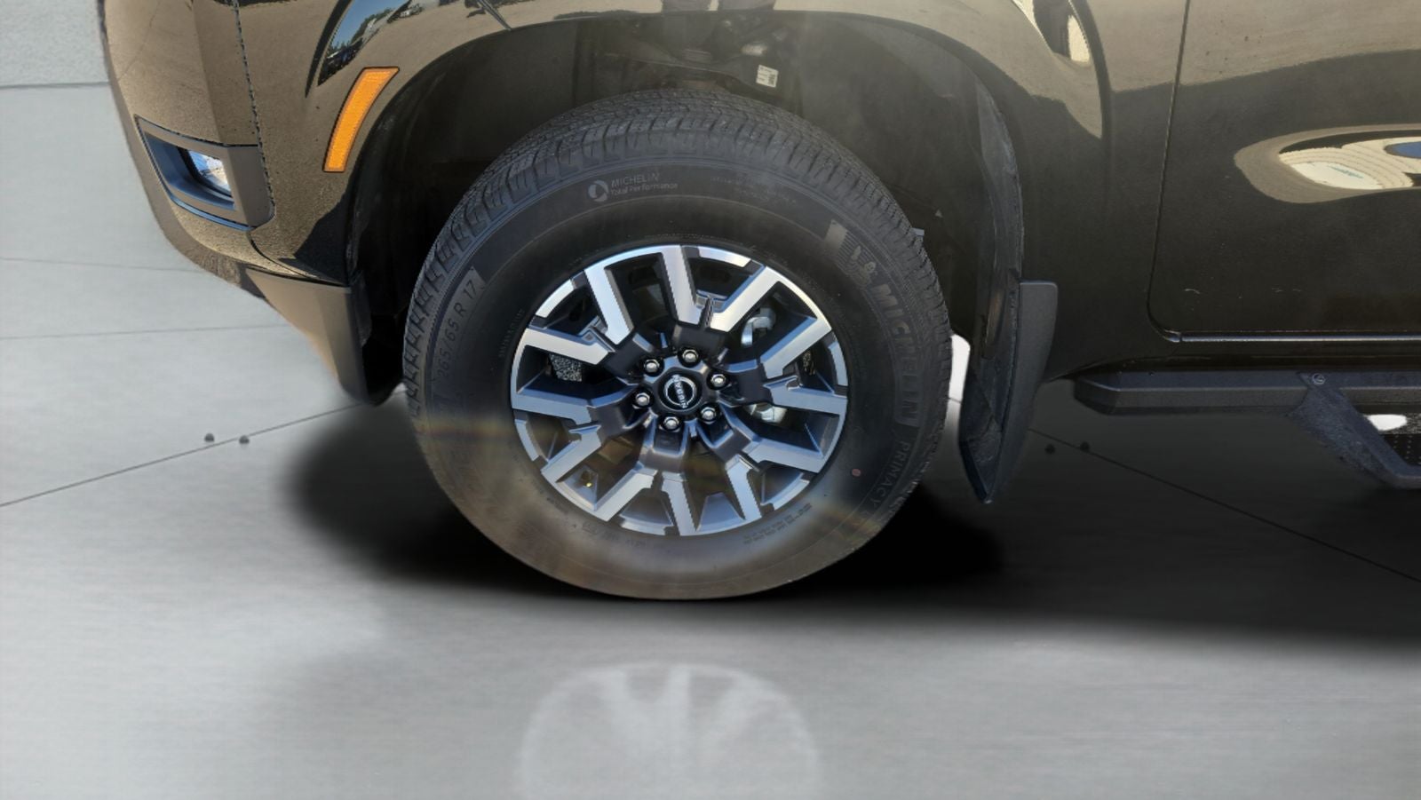 2025 Nissan Frontier Crew Cab SL 4x4
