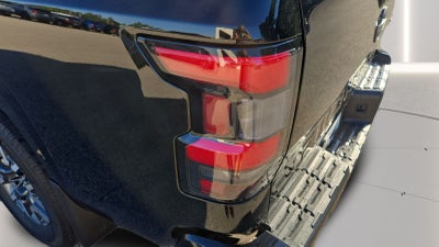 2025 Nissan Frontier Crew Cab SL 4x4