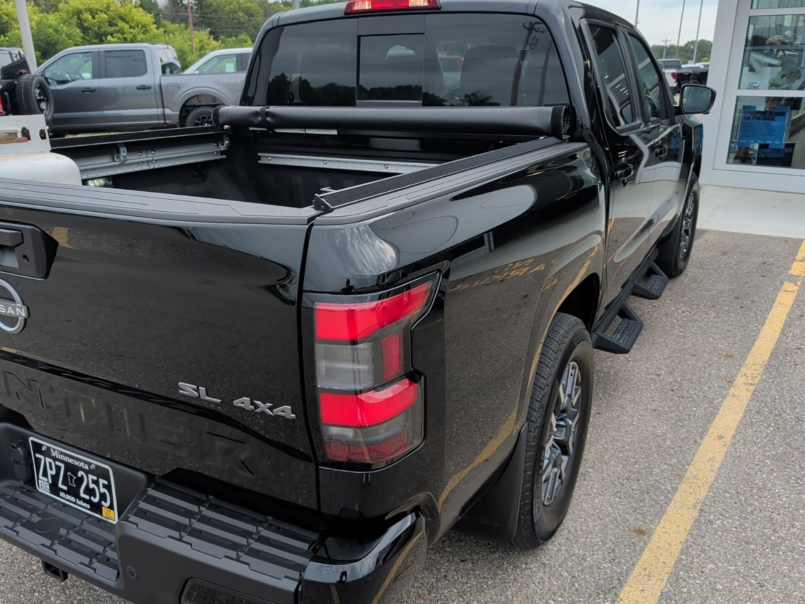 2025 Nissan Frontier Crew Cab SL 4x4
