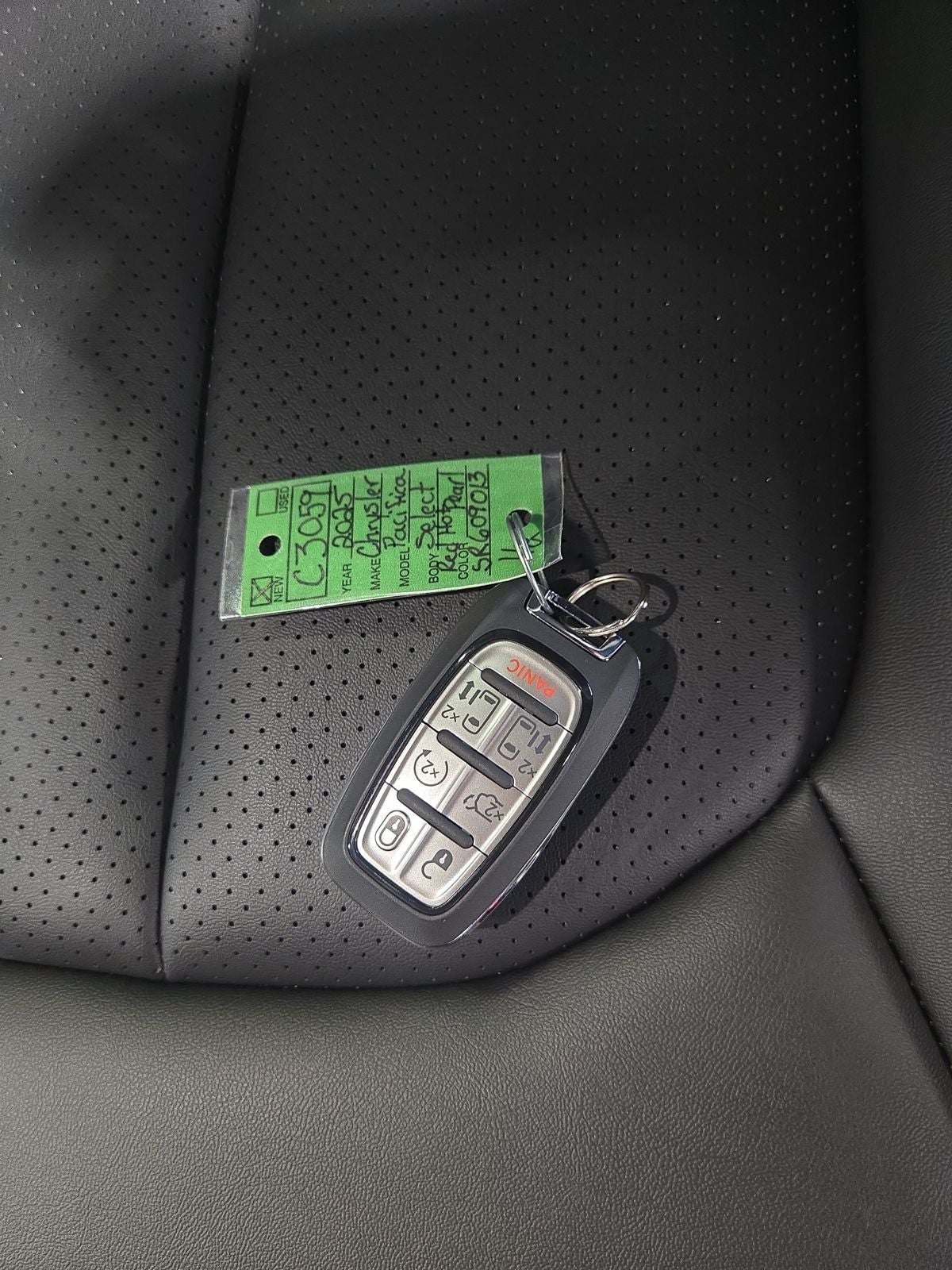 2025 Chrysler Pacifica PACIFICA SELECT