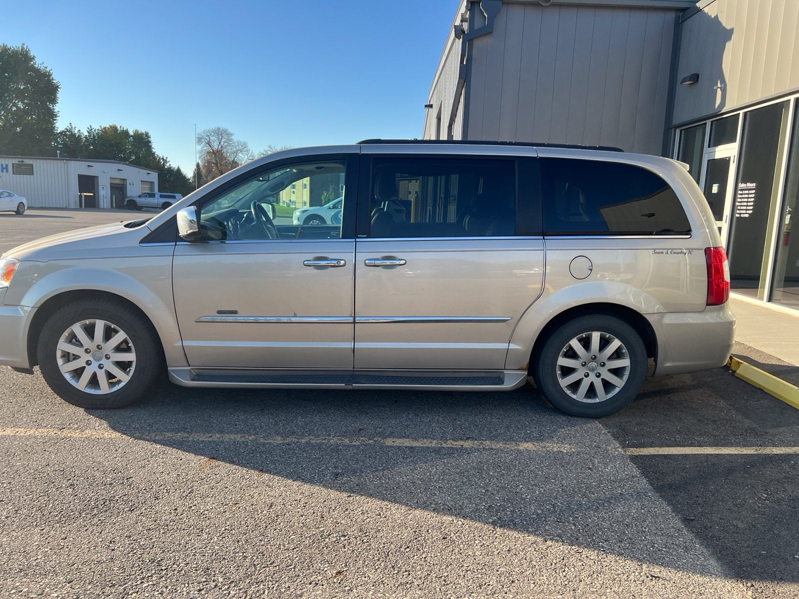 2012 Chrysler Town & Country Touring-L