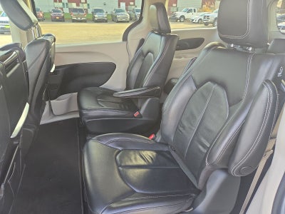 2022 Chrysler Pacifica Hybrid Touring L