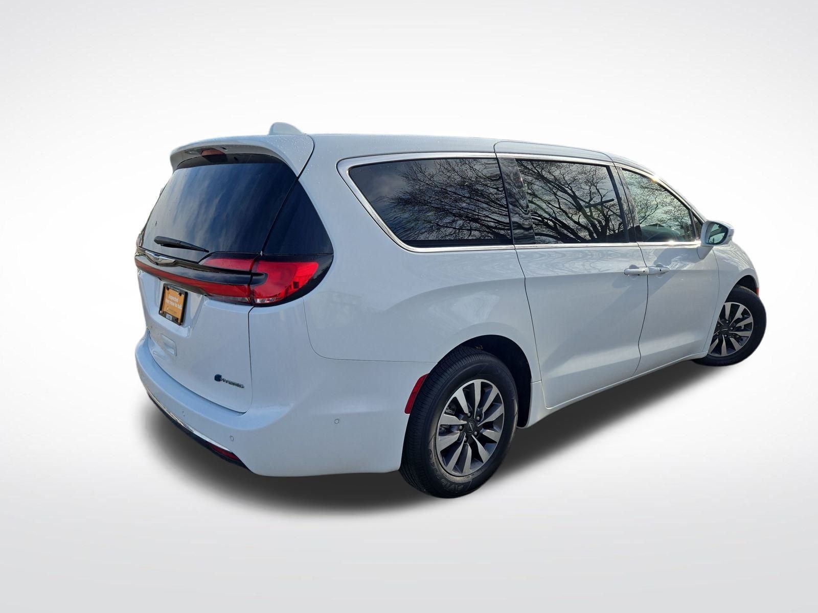 2022 Chrysler Pacifica Hybrid Touring L