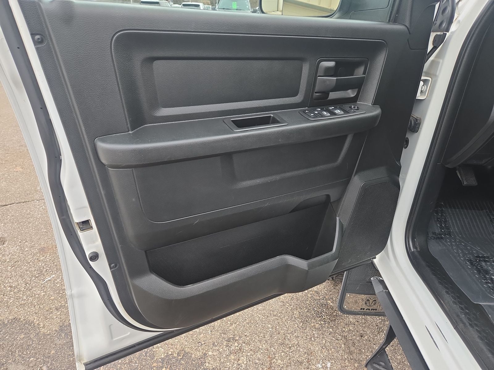 2020 RAM 2500 Tradesman Crew Cab 4X4 6'4' Box