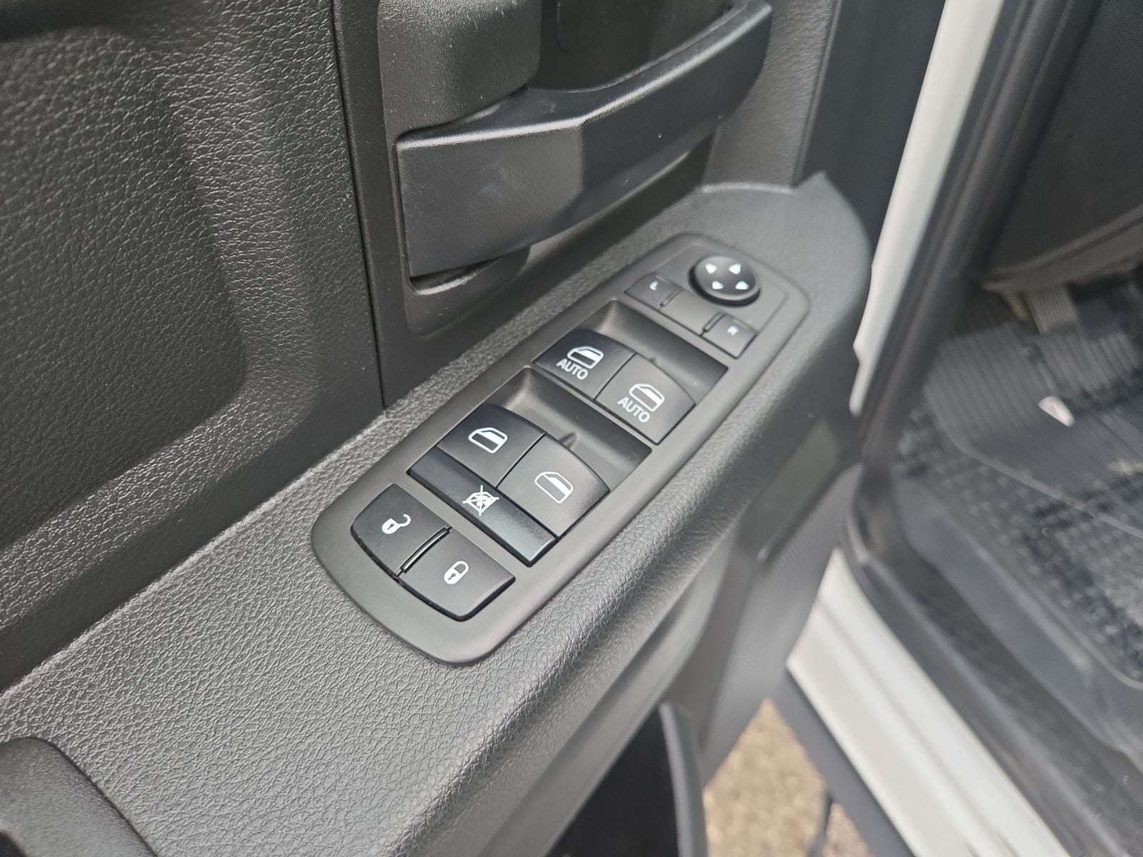 2020 RAM 2500 Tradesman Crew Cab 4X4 6'4' Box