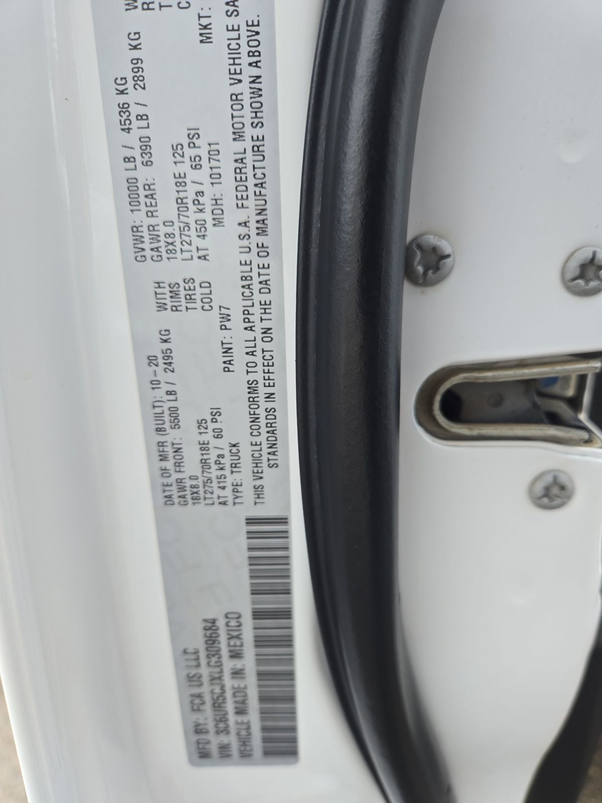 2020 RAM 2500 Tradesman Crew Cab 4X4 6'4' Box