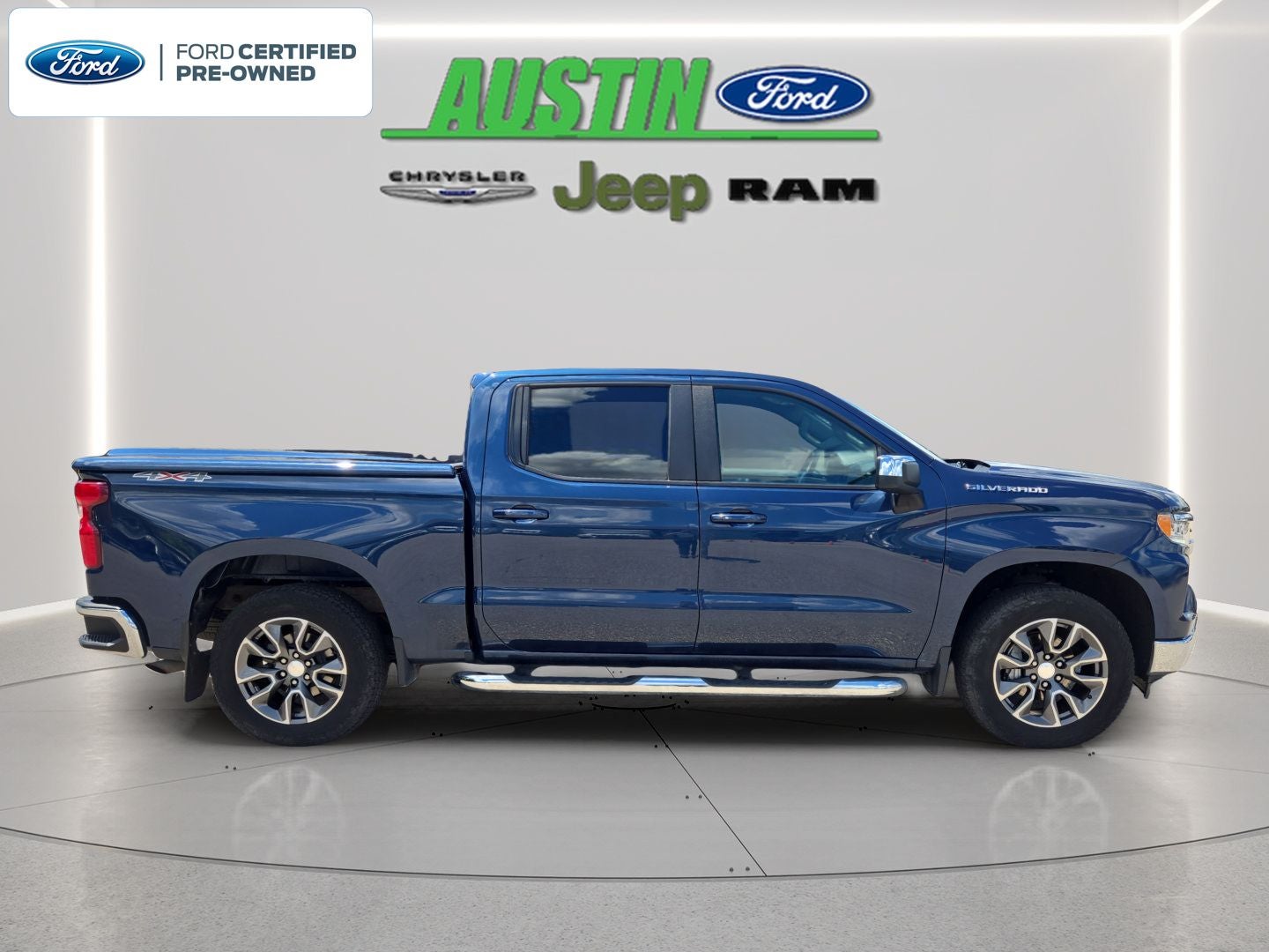 2022 Chevrolet Silverado 1500 4WD Crew Cab Standard Bed LT