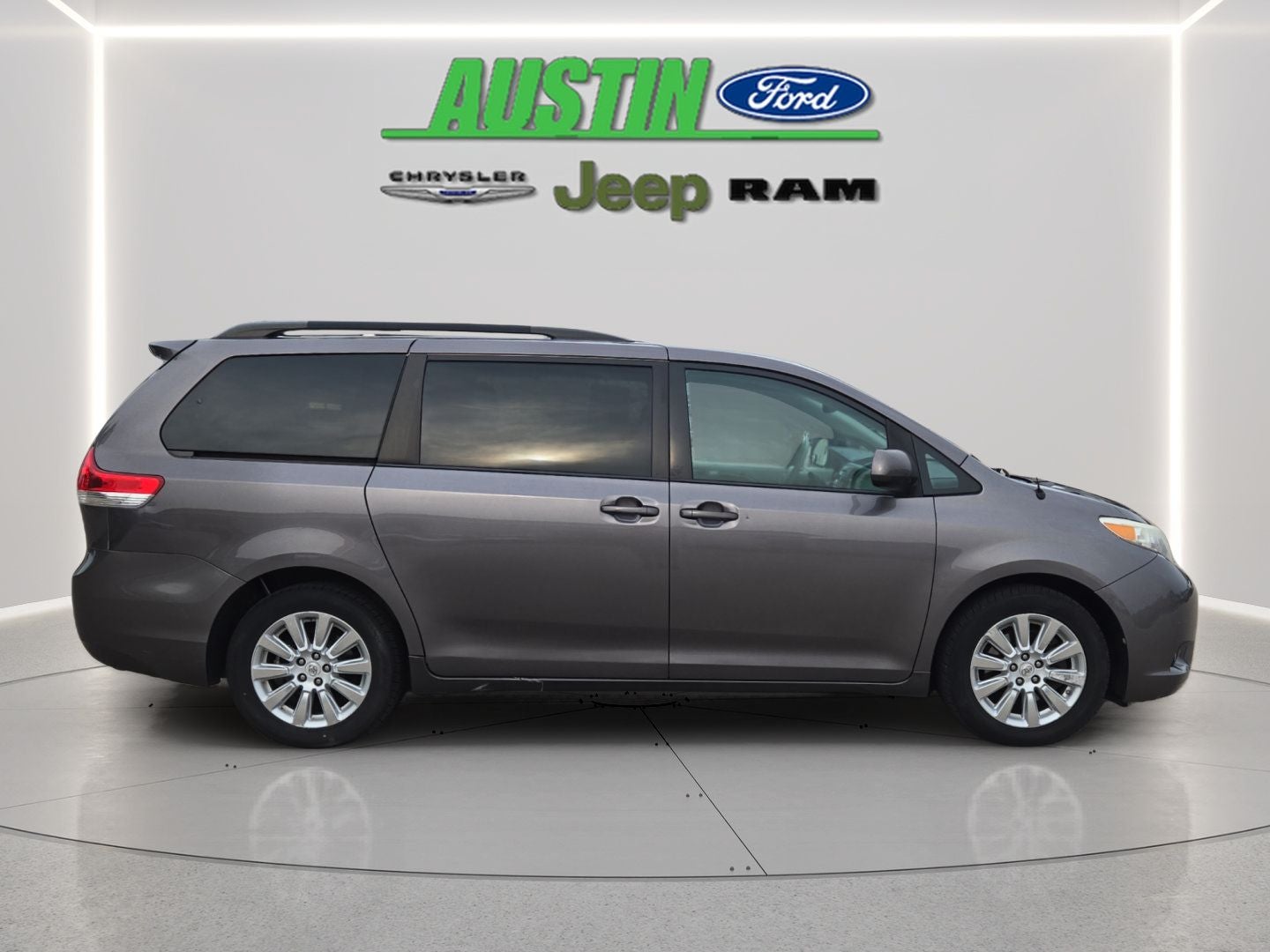 2012 Toyota Sienna XLE 7 Passenger